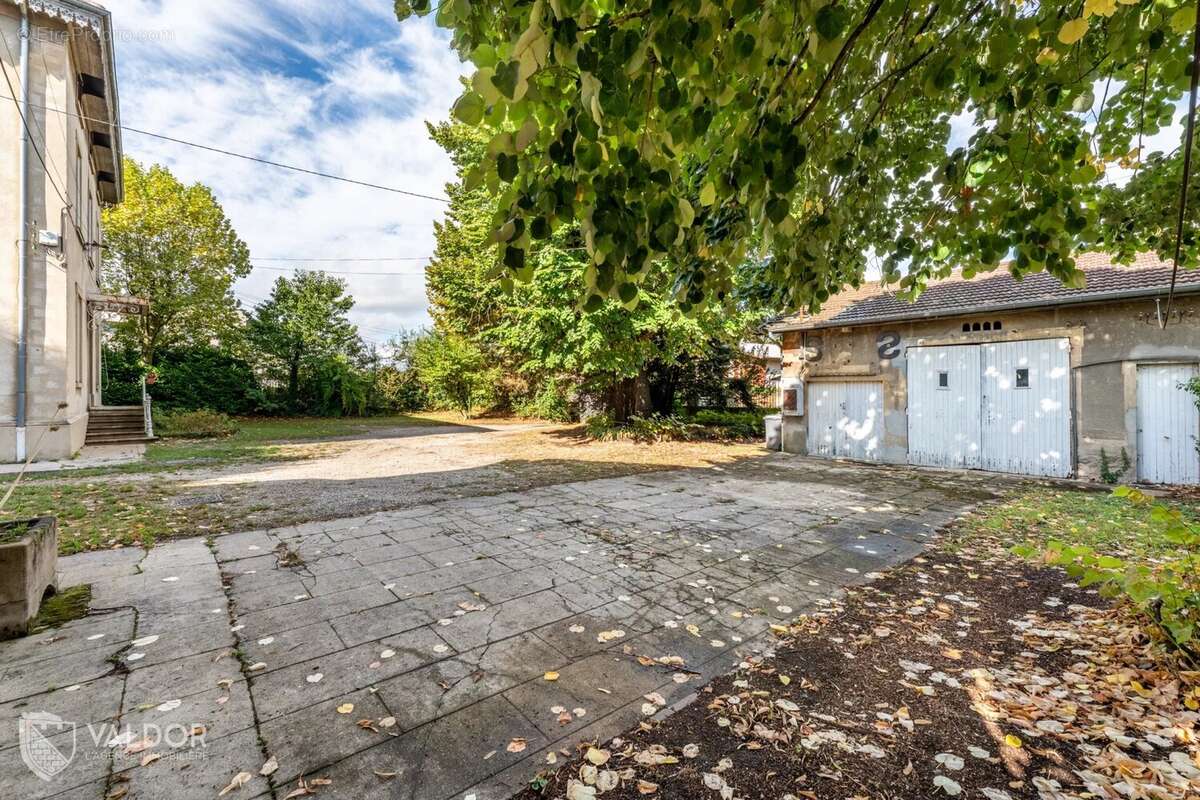 Maison à SATHONAY-CAMP