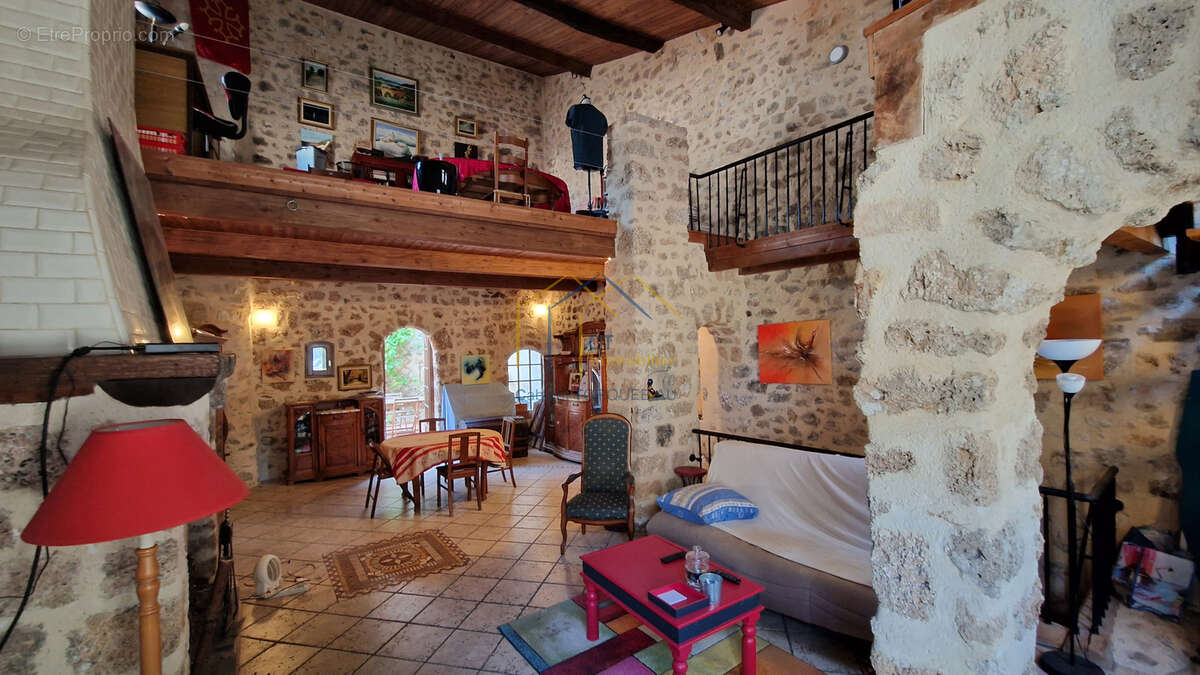 Maison à SAINT-GUILHEM-LE-DESERT