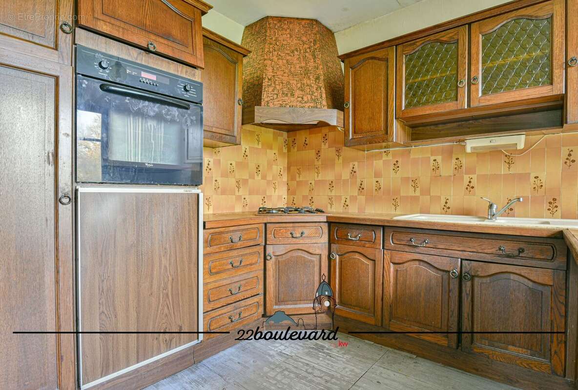 Maison à SAINT-JUNIEN-LES-COMBES