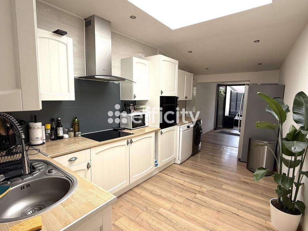 Maison à FACHES-THUMESNIL