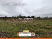 Terrain à SAINT-HILAIRE-LES-PLACES