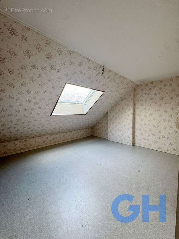 Maison à AULNOYE-AYMERIES