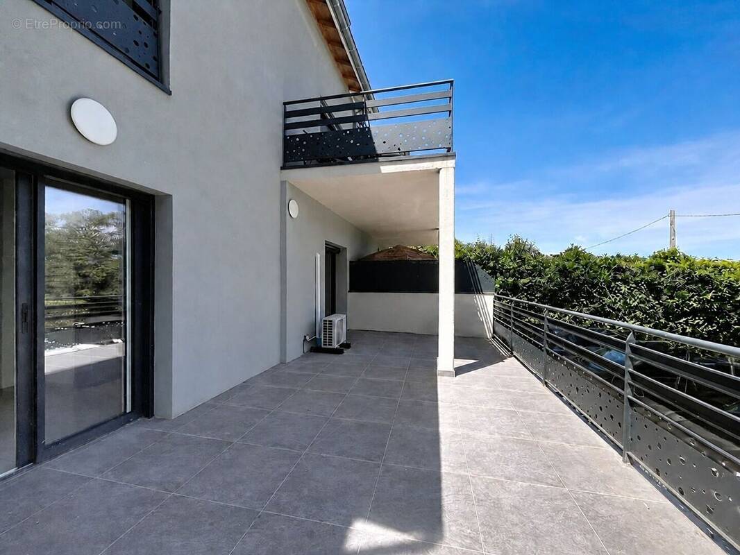 Appartement à LE BOURGET-DU-LAC