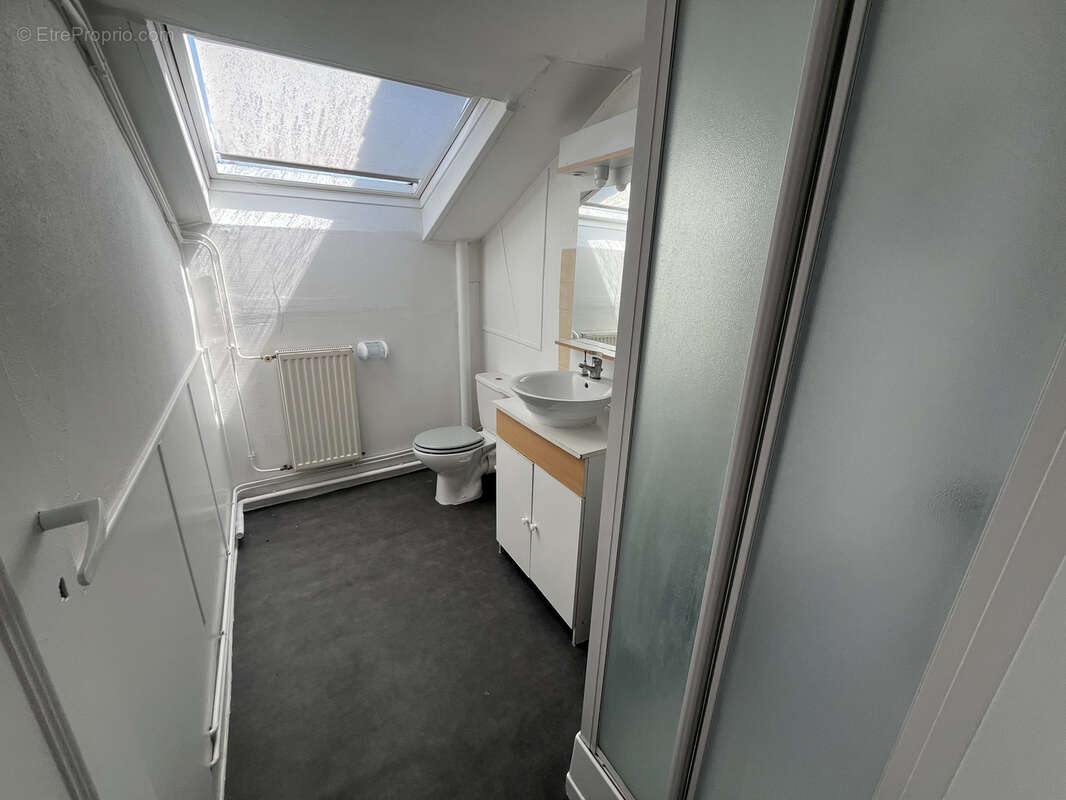 Appartement de Type 3 avec petit jardin rue de Rochechouart - photo 6