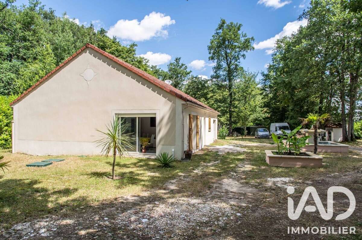 Maison 121 m² à Trigueres  - photo 2