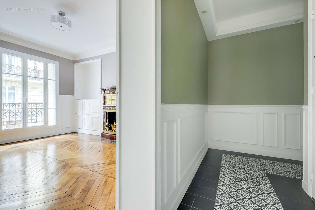 Appartement à PARIS-14E