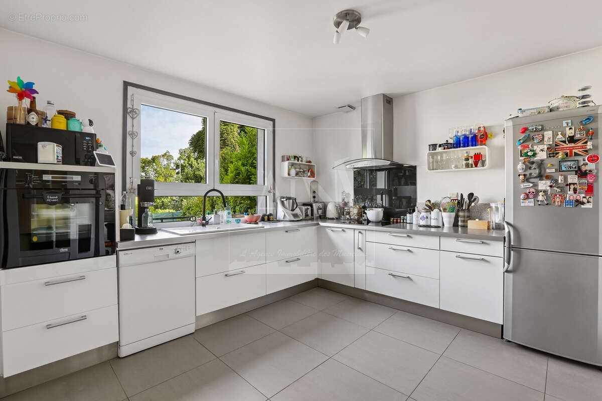 Maison 6 pièces avec jardin, sous-sol total et stationnements - photo 8