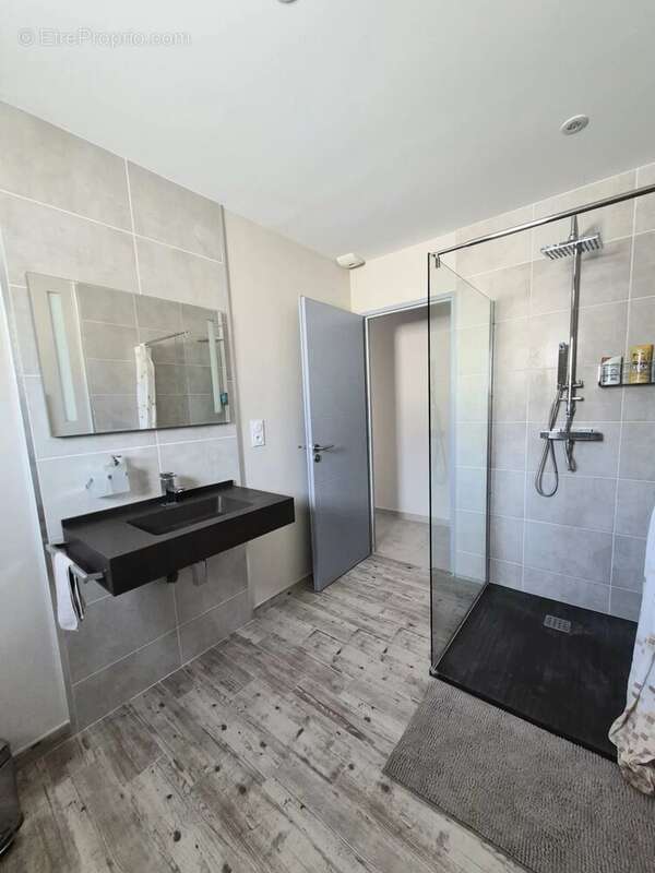 Villa de plain-pied avec Garage et Piscine - photo 10