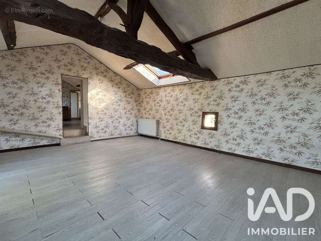 Maison 181 m² à Doue-La-Fontaine  - photo 9