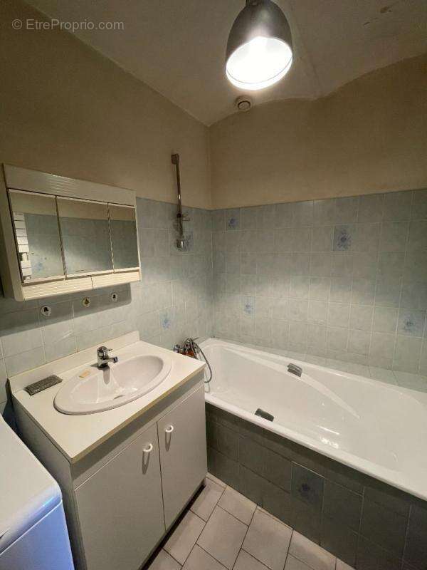 Maison à LABLACHERE