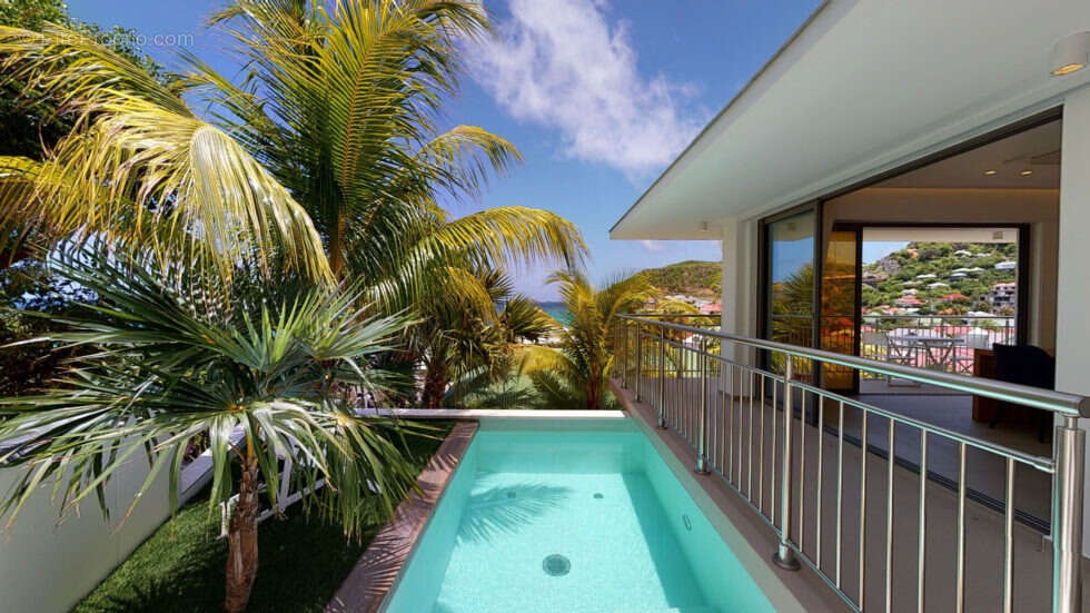 Maison à CAPESTERRE-BELLE-EAU