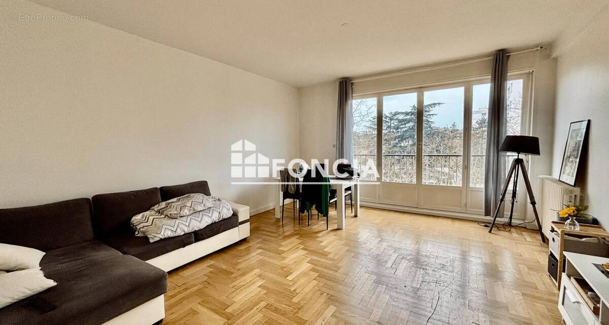 Appartement à SAINTE-FOY-LES-LYON