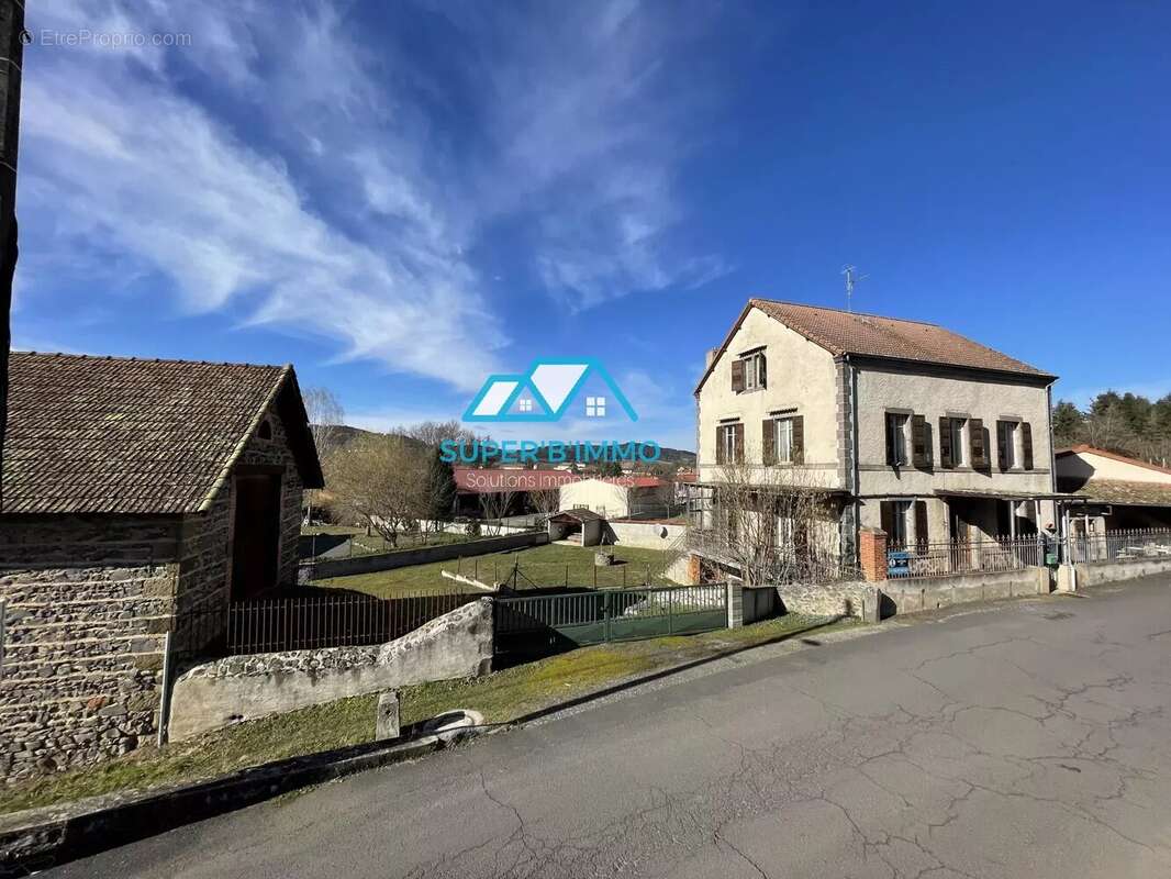 Maison à PAULHAGUET