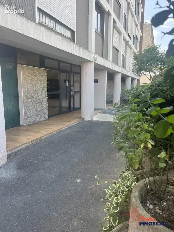 Appartement à vendre - 5 pièces - Dernier étage avec asce - photo 10