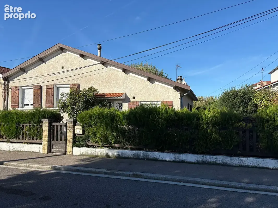 Maison avec jardin & piscine - Lyon 8 - photo 1