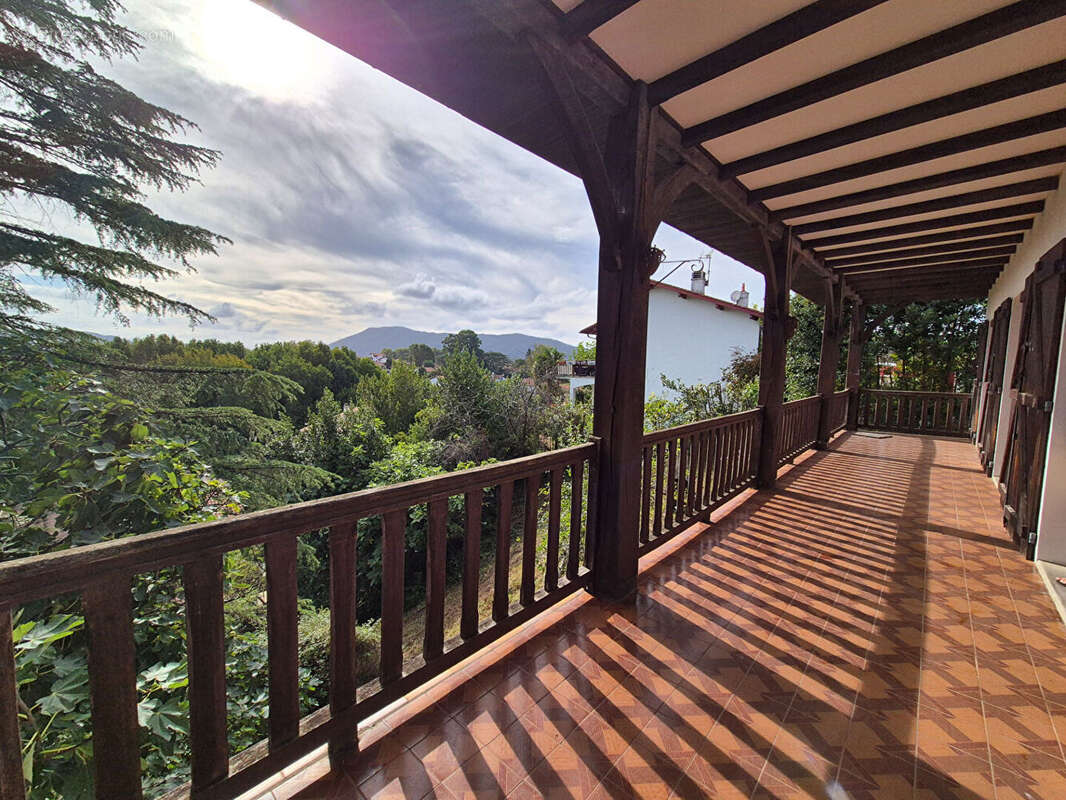 Hendaye appartement T5 de 124m² + combles - photo 9