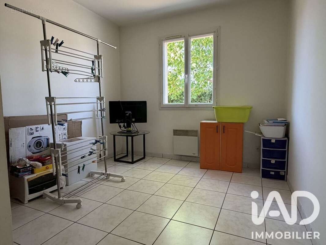 Photo 8