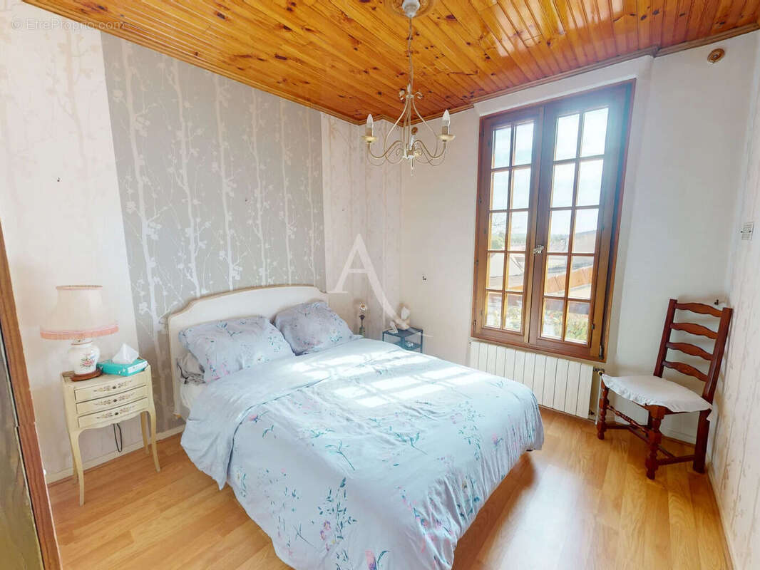 Maison à COUBRON