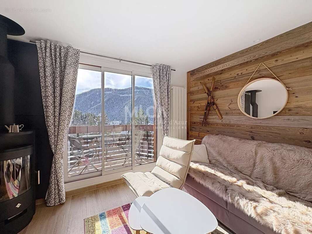 Appartement à SAINT-ETIENNE-DE-TINEE