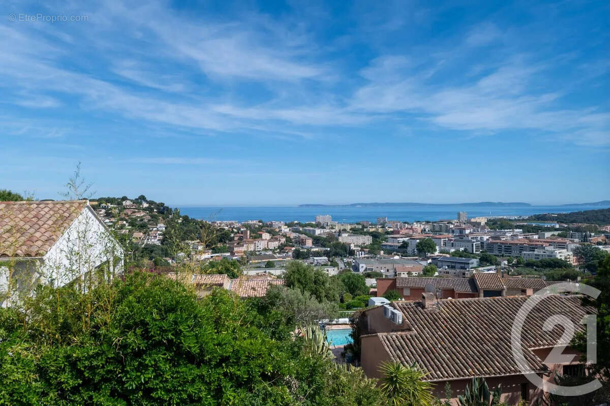 Appartement à BORMES-LES-MIMOSAS