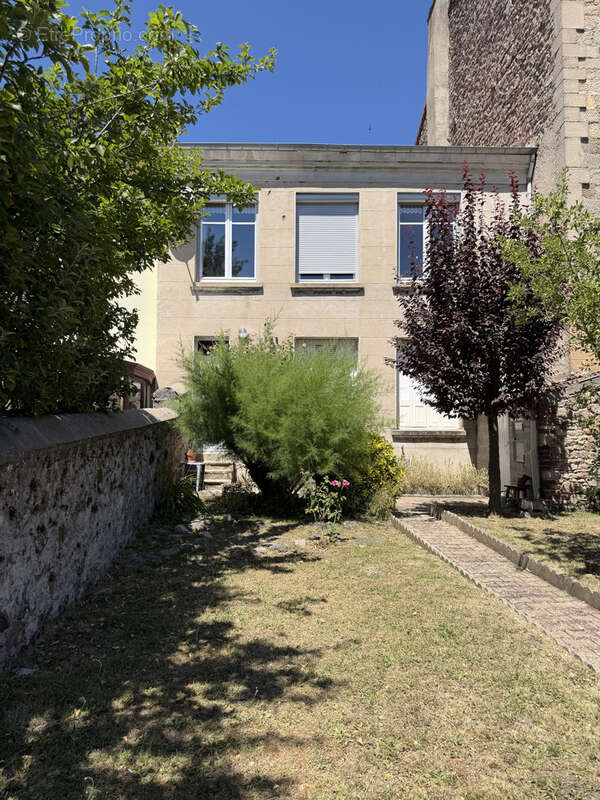 St didier en velay (43)  maison de village avec 2 apparts + jardin - photo 2