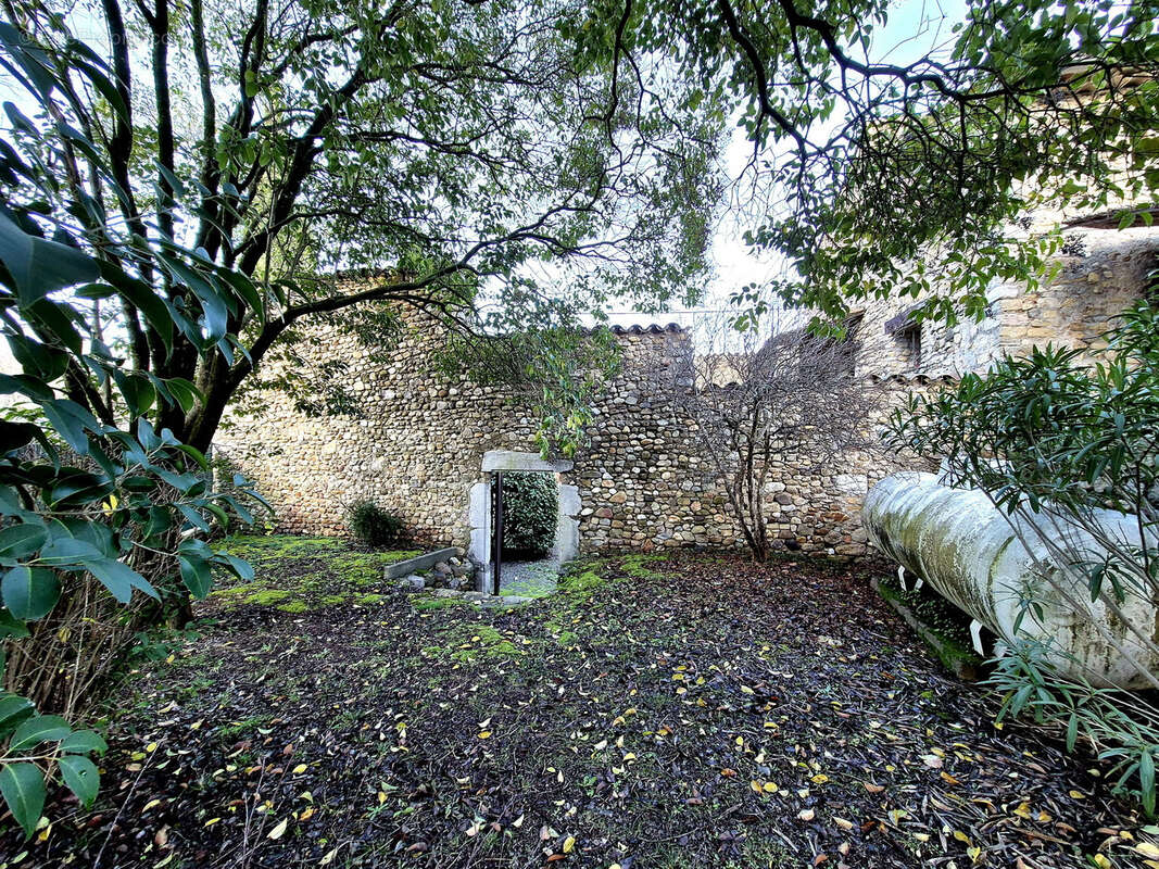 Maison à LEZAN