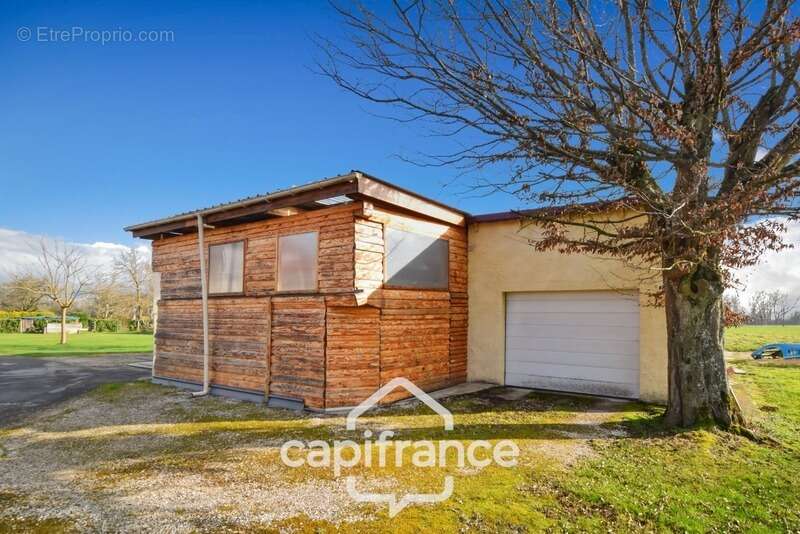 Maison à PIERRE-DE-BRESSE