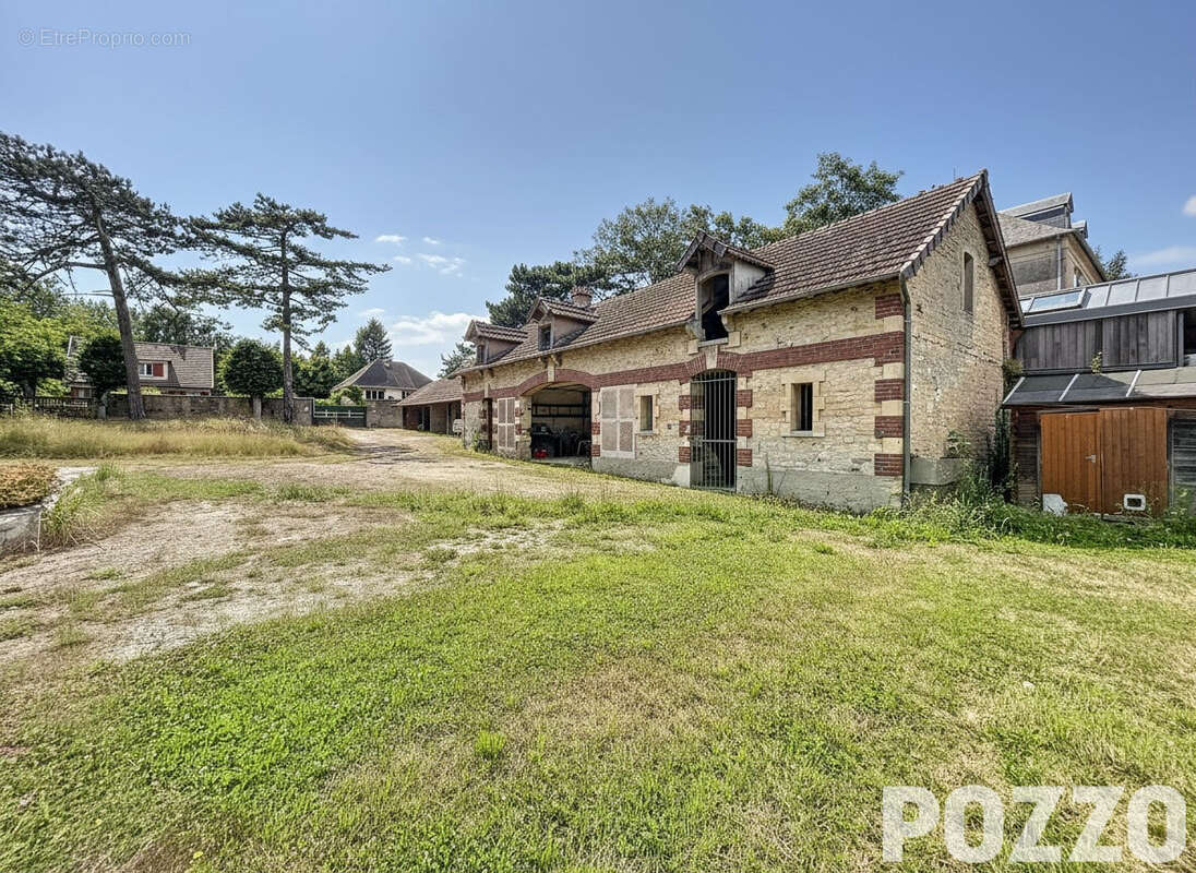 A vendre Maison de caractère  8 pièces terrain 4 404 m2  Douvres-la-Délivrande 14440 - photo 11