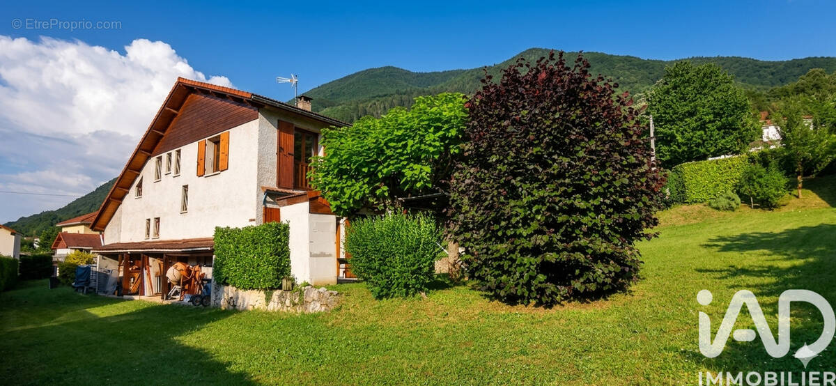 Photo 1 - Maison à SAINT-GEORGES-DE-COMMIERS