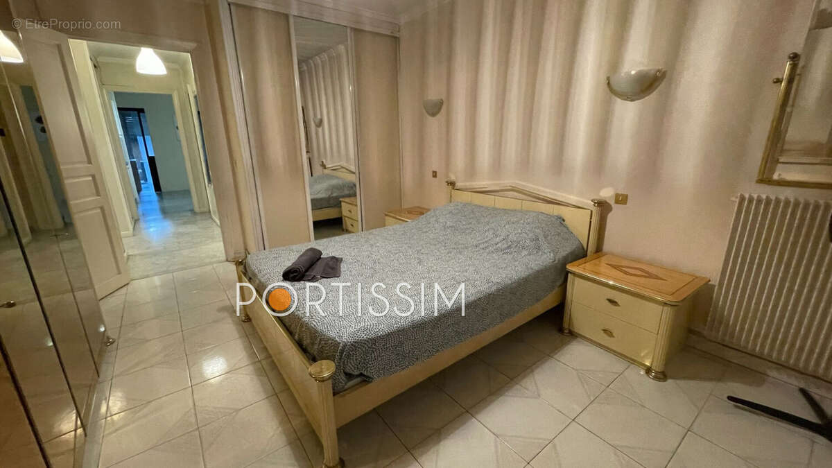 Appartement à SAINT-LAURENT-DU-VAR