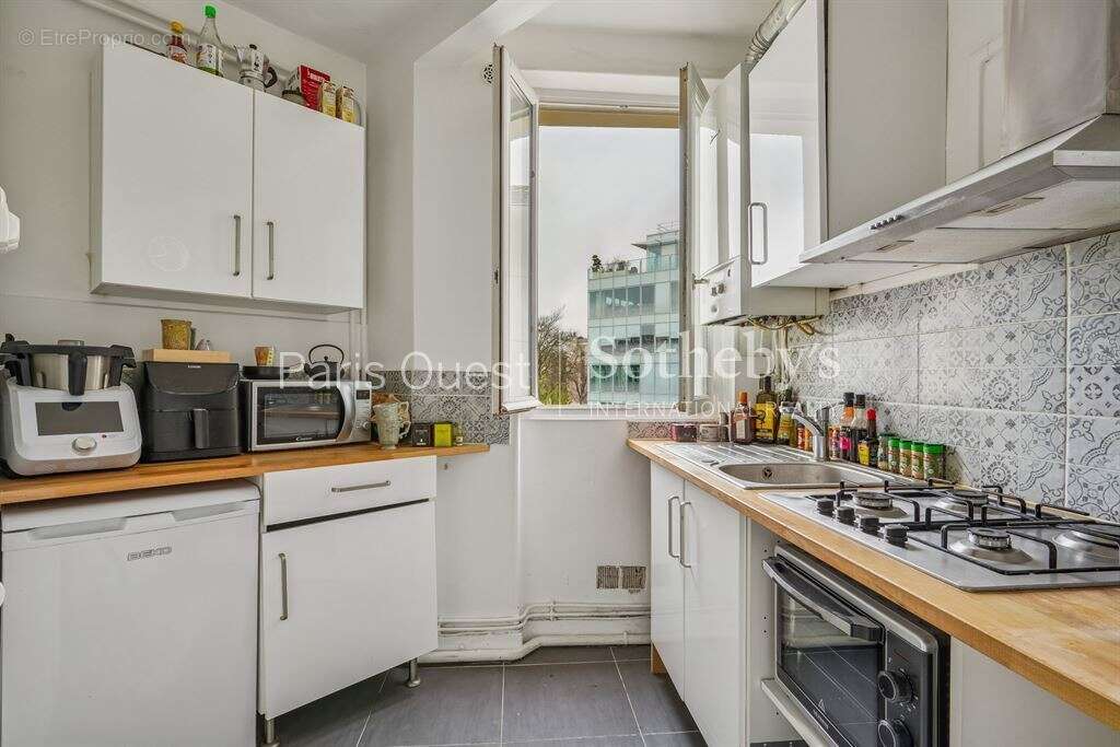 Appartement à NEUILLY-SUR-SEINE