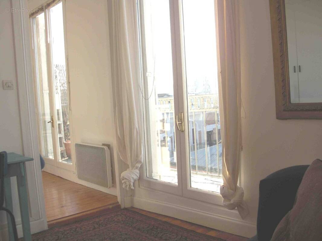 Appartement à PARIS-20E