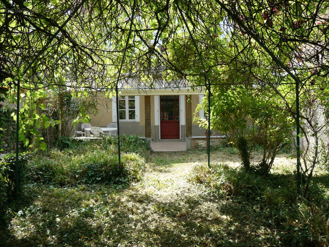 T2 RdC 49 m2 + Terrasse 16 m2 + Jardin 270 m2 + 2 Cabanons - photo 15