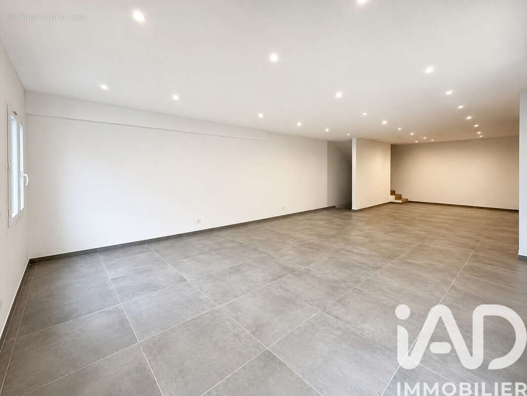 Photo 2 - Maison à NEUILLY-PLAISANCE
