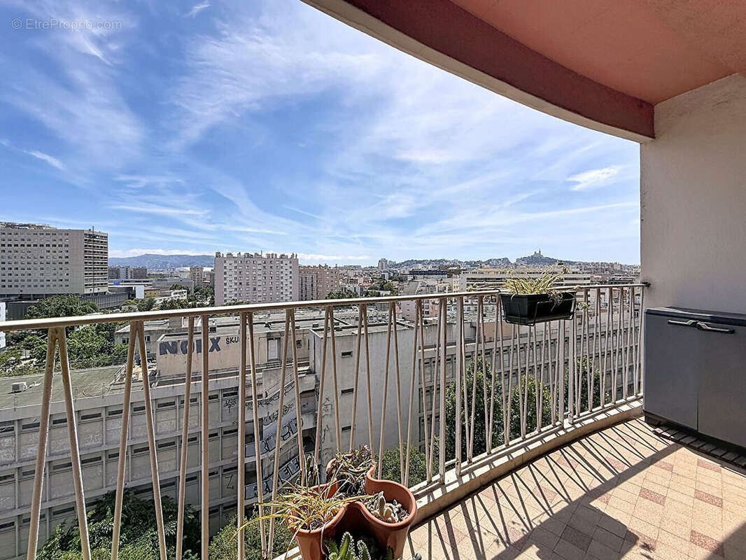 Appartement à MARSEILLE-5E