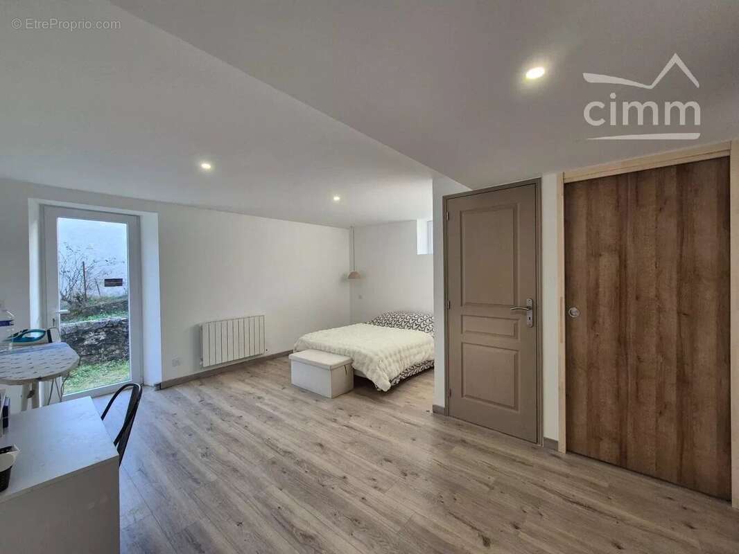 Maison de 290 m² avec 6 chambres, cave voûtée et double garage – Menars – Terrain 1 350 m² - photo 7