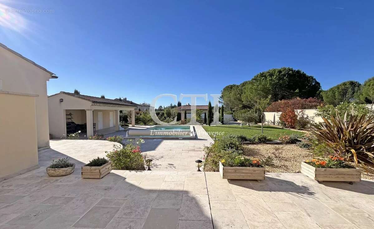 Maison à VAISON-LA-ROMAINE