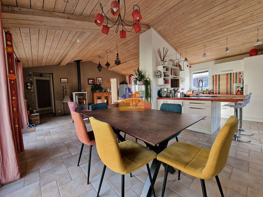 Maison à BOUGUENAIS