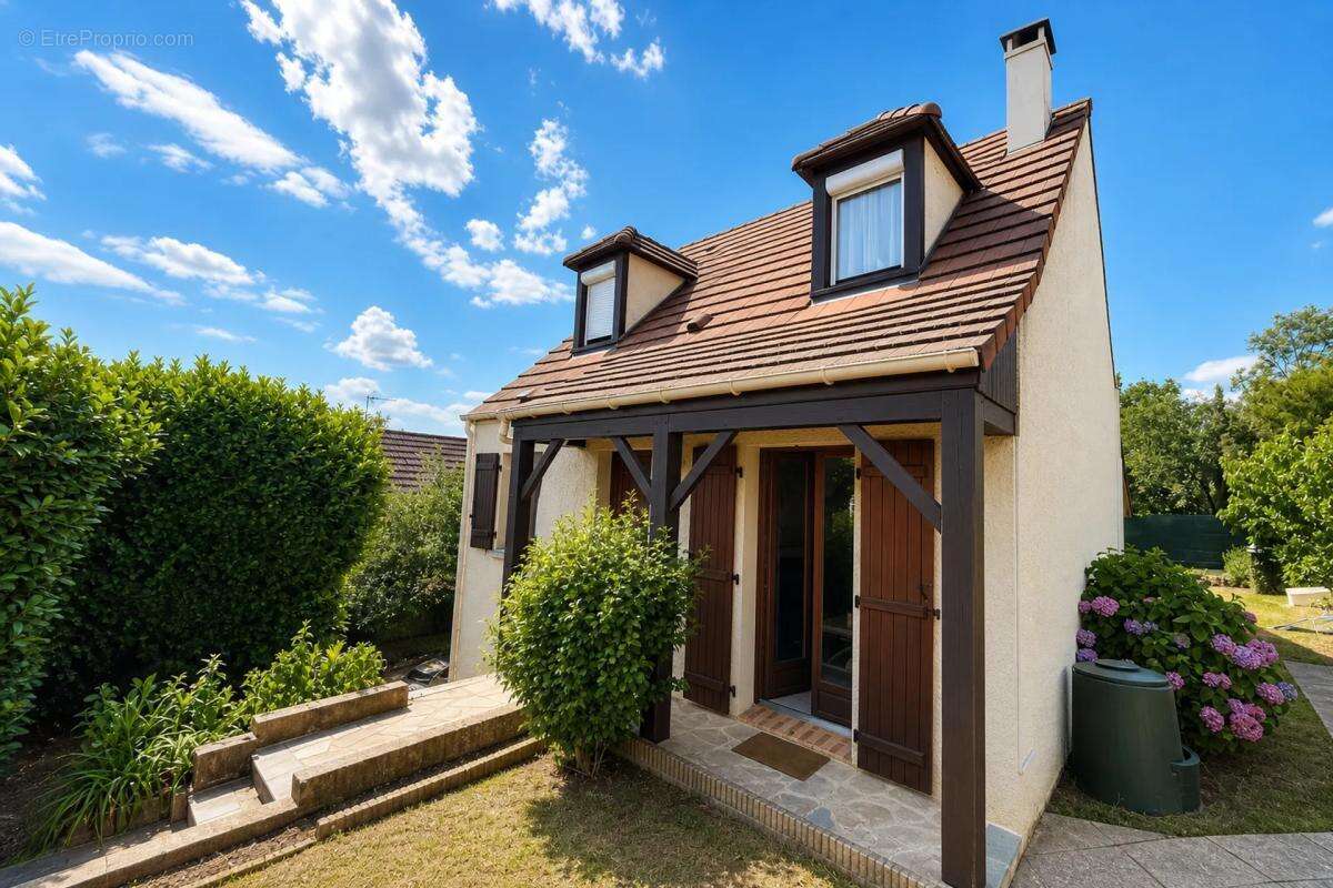 Maison à CORBEIL-ESSONNES