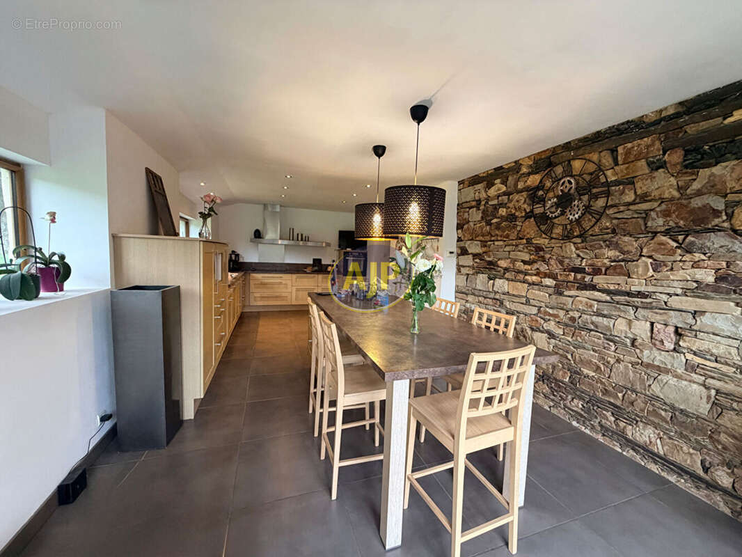 Maison à GRAND-FOUGERAY