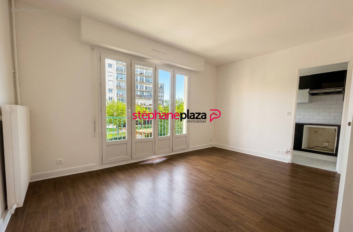 Appartement à HOUILLES