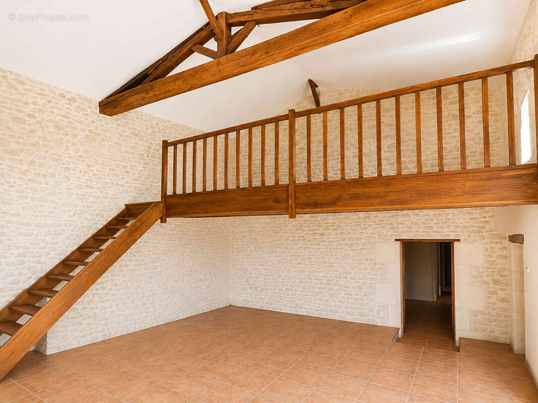 Maison Puy Du Lac 8 pièce(s) 168.71 m2 - photo 5