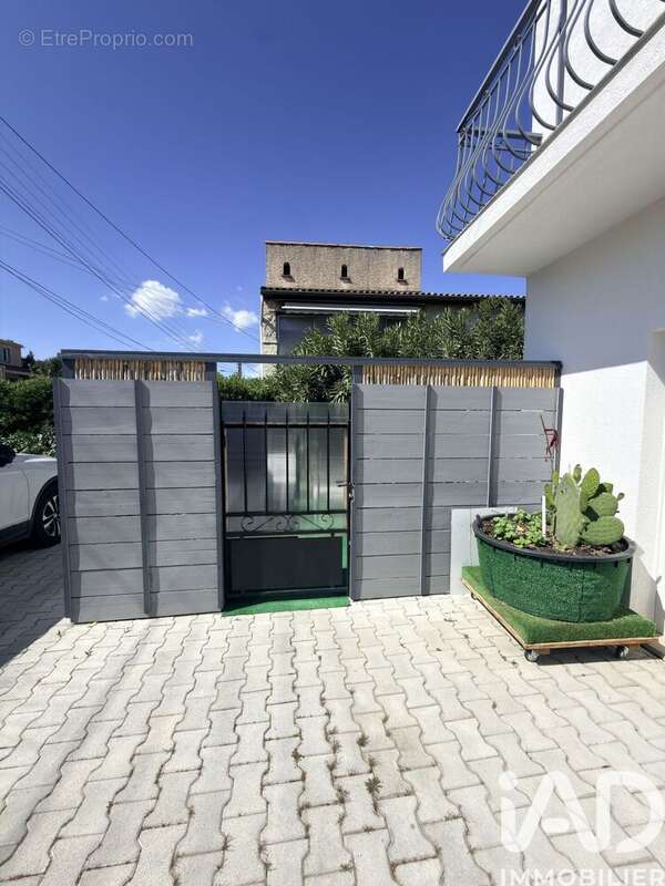 Photo 6