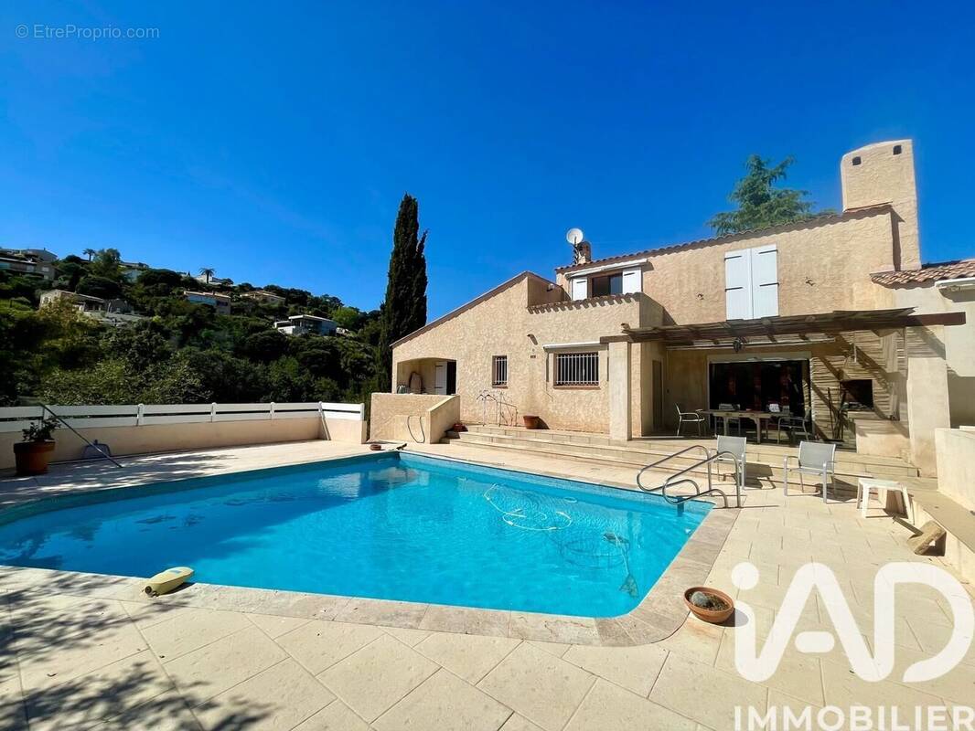 Photo 1 - Maison à LES ISSAMBRES