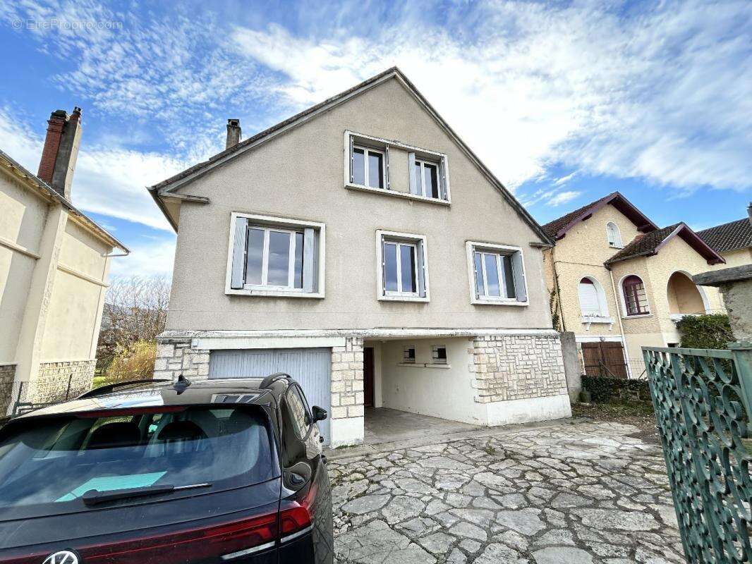 Maison à SAINT-CERE