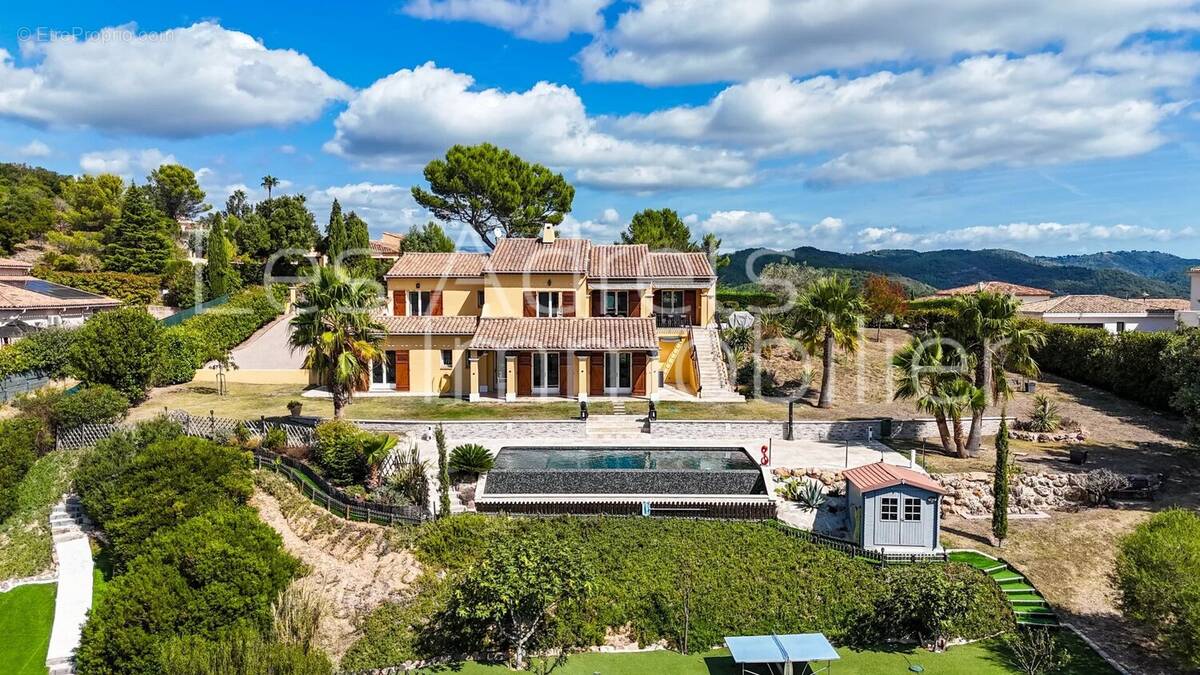 Maison à LES ADRETS-DE-L&#039;ESTEREL