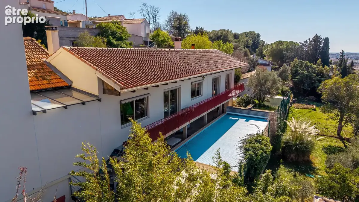 Villa familiale T8 avec beaucoup de charme entre Château-Gombert et Plan-de-Cuques, 240m2 sur 1400m2 de jardin - photo 8