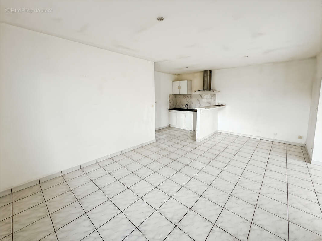 Maison à PAREMPUYRE