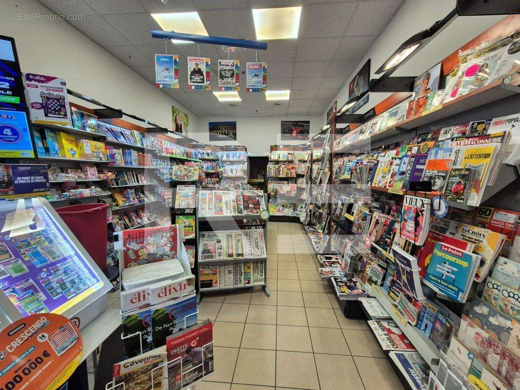 Commerce à CAVEIRAC