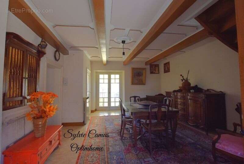 Maison à SAINTE-EULALIE-DE-CERNON